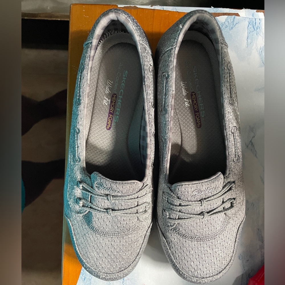 Skechers Women's Breathe Easy-Good Influence Sneaker